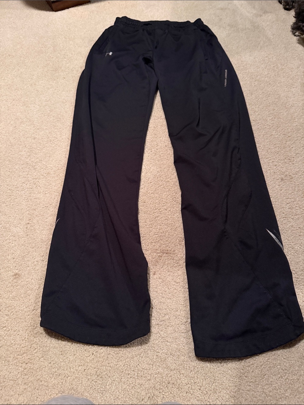 Under Armour Men’s Black Athletic Sweatpants with Reflective Accents